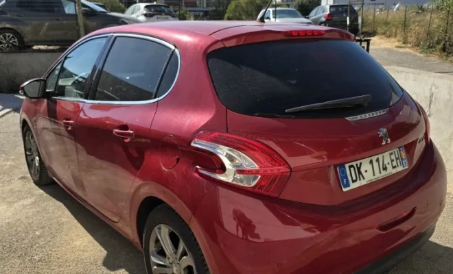 Vente d'une Peugeot 208 édition allure à la Farlède , La Farlède, Passion Auto Méca